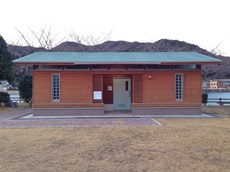 萩原台園地トイレ外観