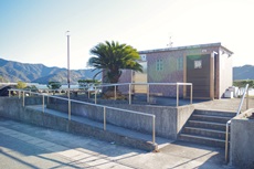 前浜公衆トイレ外観