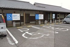道の駅関宿 トイレ棟外観