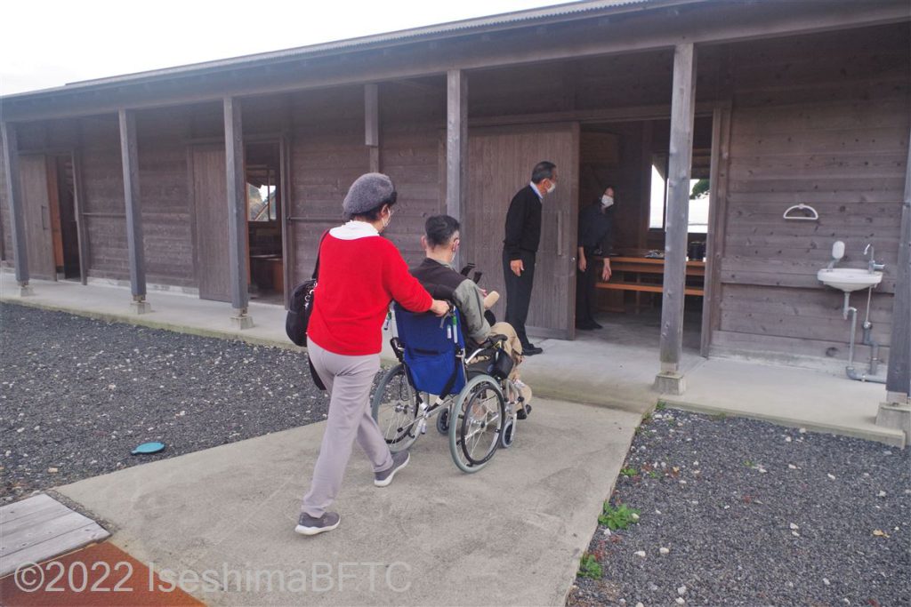 海女小屋へ向かうようす